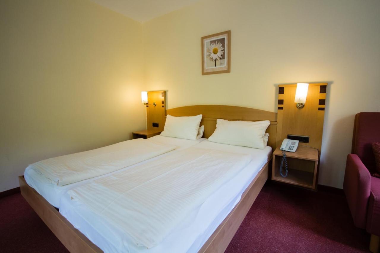 Bb Haus Neugebauer Garni Hotell Geisenheim Exteriör bild
