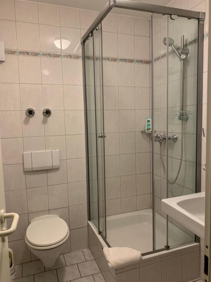 Bb Haus Neugebauer Garni Hotell Geisenheim Exteriör bild