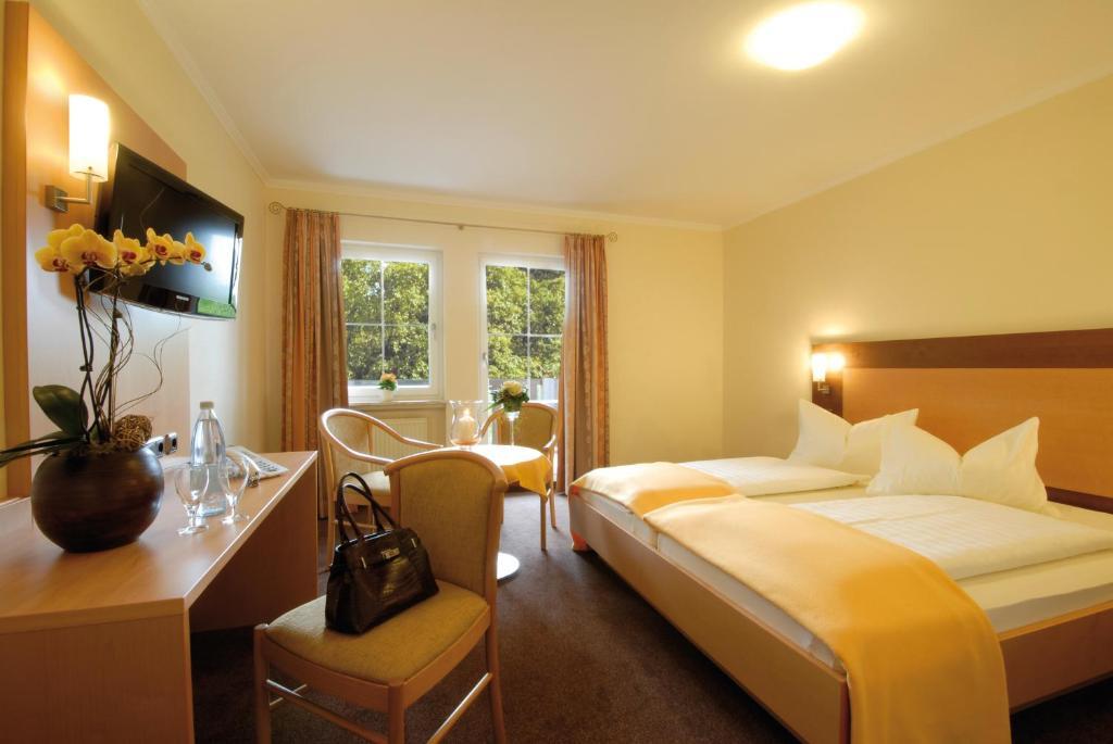 Bb Haus Neugebauer Garni Hotell Geisenheim Rum bild