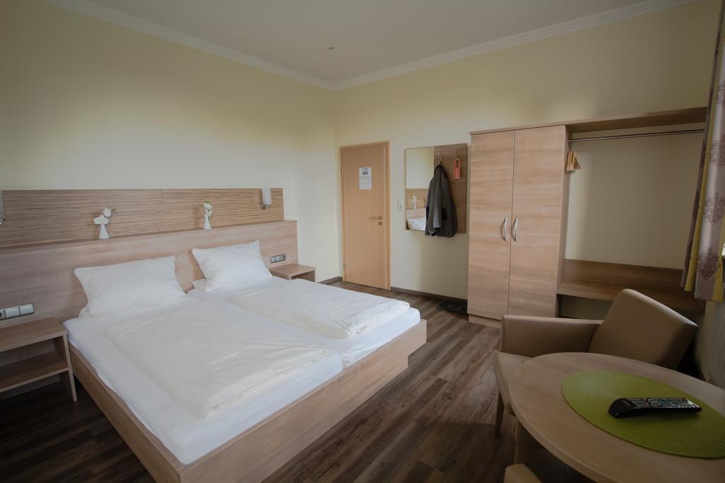 Bb Haus Neugebauer Garni Hotell Geisenheim Exteriör bild