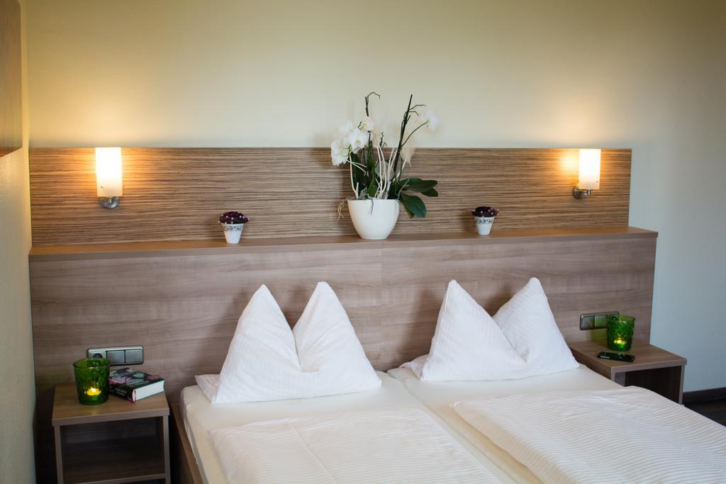 Bb Haus Neugebauer Garni Hotell Geisenheim Exteriör bild