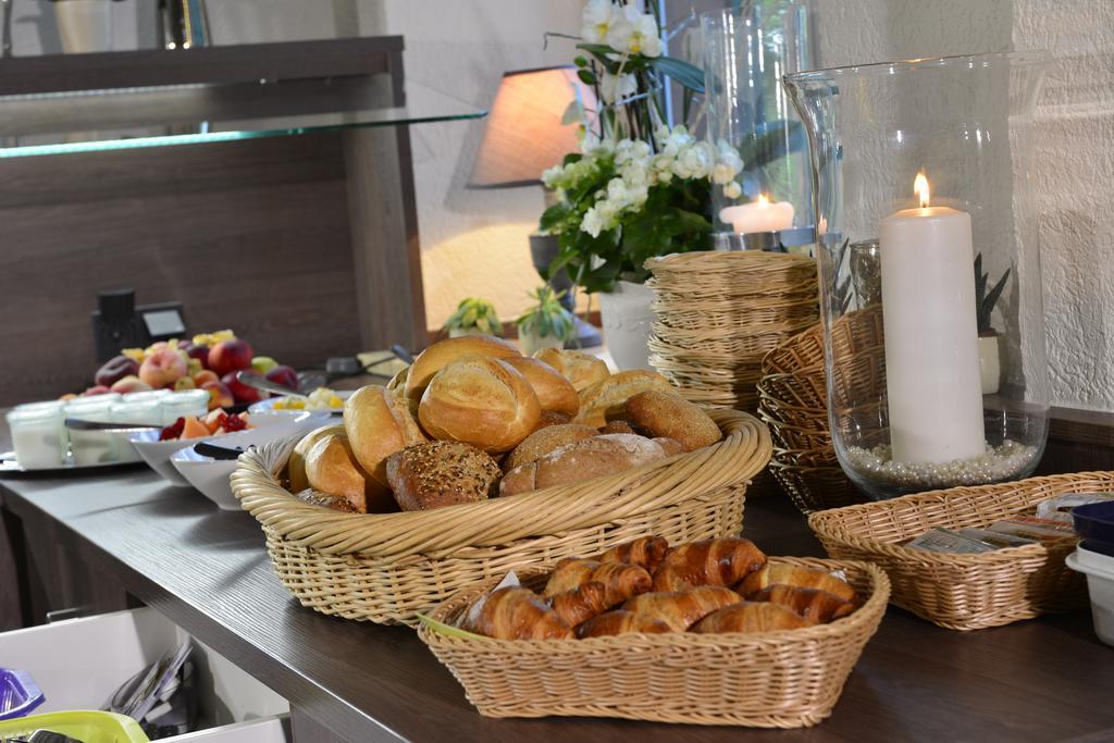 Bb Haus Neugebauer Garni Hotell Geisenheim Exteriör bild