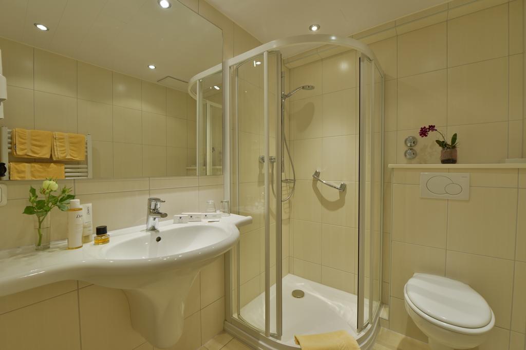 Bb Haus Neugebauer Garni Hotell Geisenheim Exteriör bild
